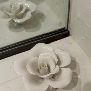 Godinger Florentine Porcelain White Rose Flower Candle Holder read